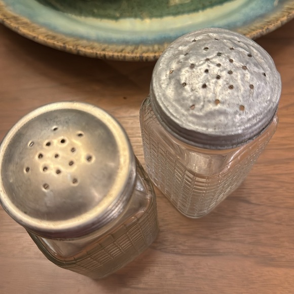 Vintage Glass Shakers - Picture 6 of 6